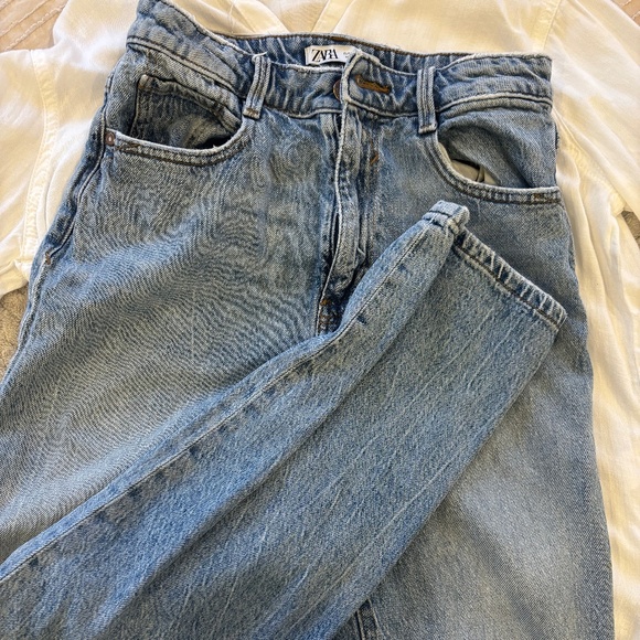 Women’s Zara Jeans - Picture 2 of 3
